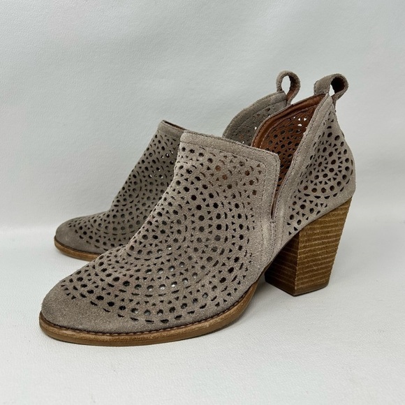 Jeffrey Campbell 'Rosalee Cutout Booties Women's Size 9 Light Brown Suede. - Picture 4 of 12